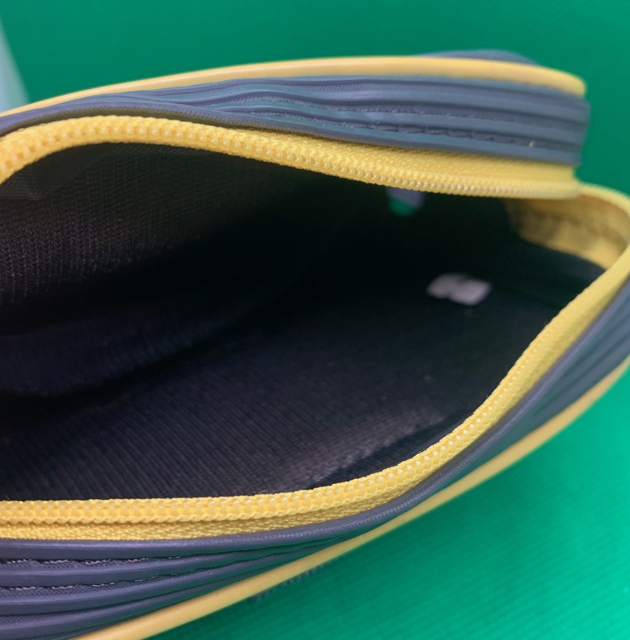 Retro Vintage Camera Bag Circa Late 1980's - Image 5